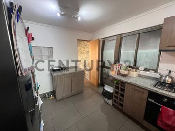 Se arrienda linda y cómoda casa en Chicureo