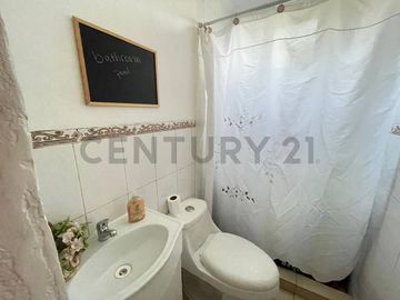 Se arrienda linda y cómoda casa en Chicureo