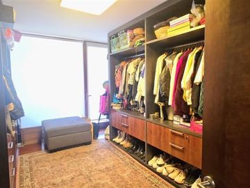 Departamento en venta de 4 dorm. En Huinganal Lo Barnechea