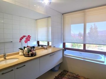 Departamento en venta de 4 dorm. En Huinganal Lo Barnechea