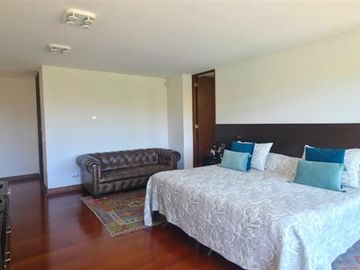Departamento en venta de 4 dorm. En Huinganal Lo Barnechea