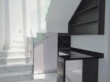 Casa con recámara en planta baja en coto Argenta, Zapopan