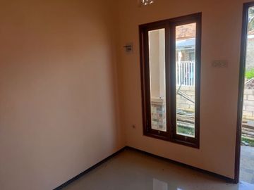 RUMAH CANTIK DESAIN MINIMALIS DI GIANYAR KAWASAN RAMAI