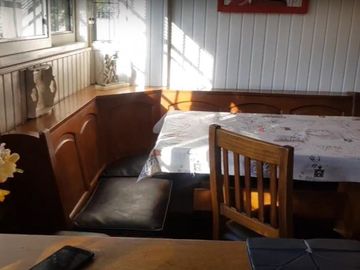 OPORTUNIDAD! ESPECTACULAR CASA 7 AMB, 270 M2 CON PISCINA, POOL HOUSE, JARDIN, QUINCHO ITUZANGO/CASTELAR
