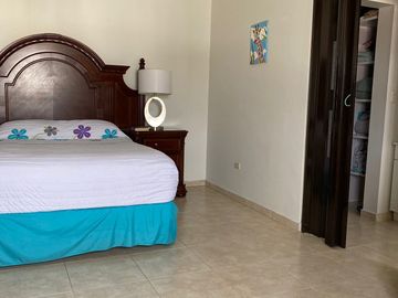 SE VENDE CASA AL NORTE EN SACRAMENTO RESIDENCIAL