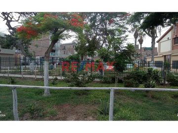 Vendo Casa en San Juan de Miraflores
En Zona 