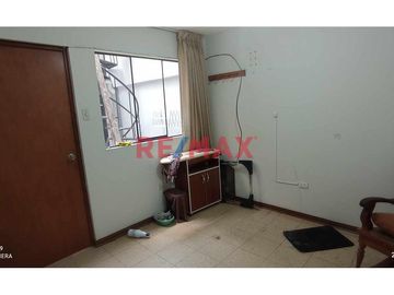 Vendo Casa en San Juan de Miraflores
En Zona 