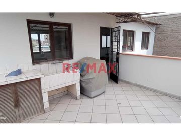 Vendo Casa en San Juan de Miraflores
En Zona 
