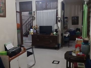 Rumah Dalam Perumahan Lokasi Strategis, Cinere