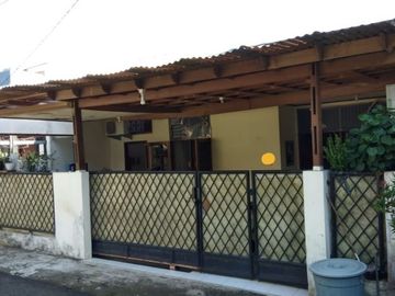 Rumah Dalam Perumahan Lokasi Strategis, Cinere