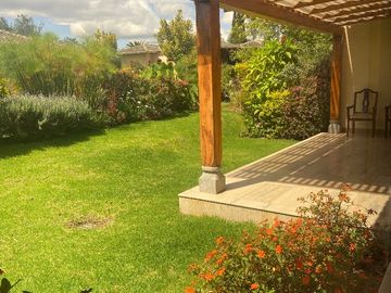 Venta Pakakuna Gardens en Checa villa amplia