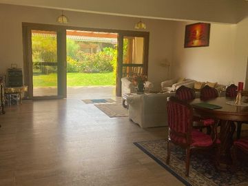 Venta Pakakuna Gardens en Checa villa amplia