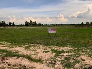 Land for sale in Roi Et on 3 sides of the road