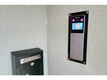 Departamento dos ambientes. A contra frente.. Matheu 3100. Venta.