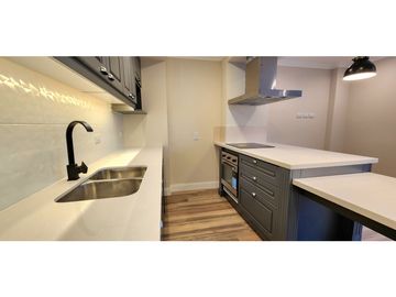 Departamento dos ambientes. A contra frente.. Matheu 3100. Venta.