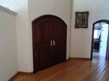 Casa para remodelar en Puerta de Hierro