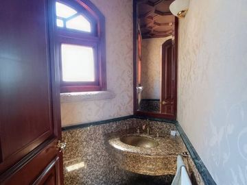 Casa para remodelar en Puerta de Hierro
