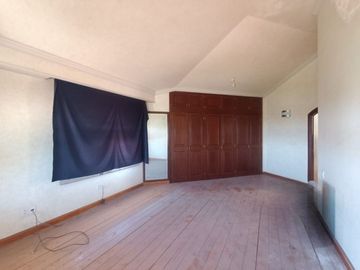 Casa para remodelar en Puerta de Hierro