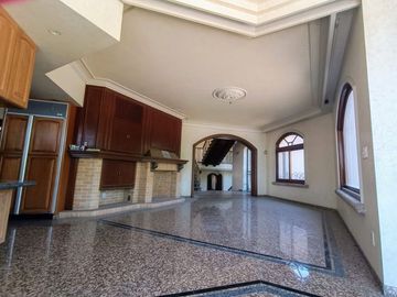Casa para remodelar en Puerta de Hierro