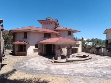 Casa para remodelar en Puerta de Hierro