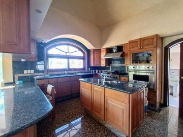 Casa para remodelar en Puerta de Hierro