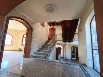 Casa para remodelar en Puerta de Hierro