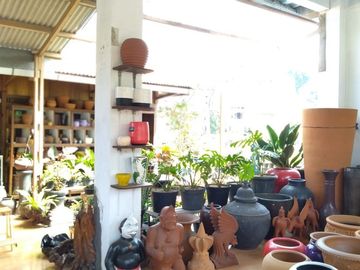 Ruko 4 Lantai Dengan Arsitektur Antik Cihideung Bandung | IWANS