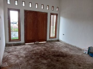 DIJUAL RUMAH 2 LANTAI SIAP HUNI DEKAT BANDARA ABD SHALEH