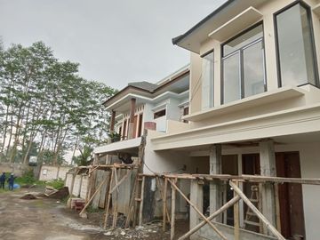 DIJUAL RUMAH 2 LANTAI SIAP HUNI DEKAT BANDARA ABD SHALEH