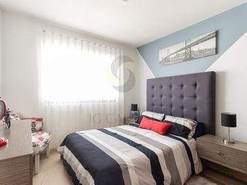 Casa en esquina en San isidro Juriquilla  con terreno excedente