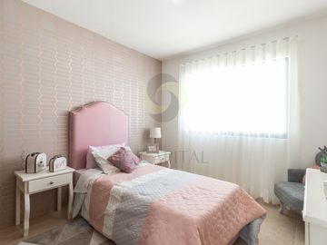 Casa en esquina en San isidro Juriquilla  con terreno excedente