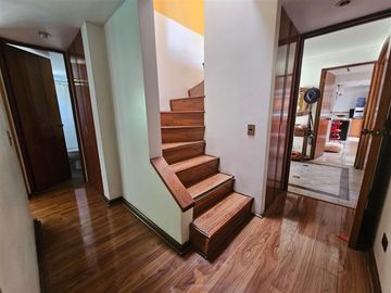 Casa en venta de 5 dorm. en Huechuraba