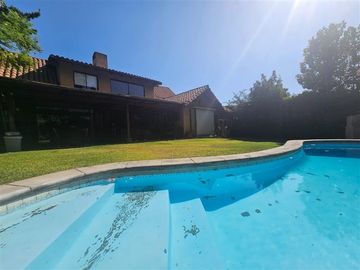 Casa en venta de 5 dorm. en Huechuraba