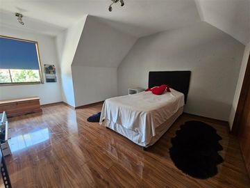 Casa en venta de 5 dorm. en Huechuraba
