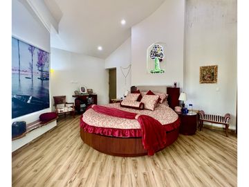 EXTRAORDINARIA CASA DE CAMPO. 12.800 M2 , 700 M2 CONSTRUIDOS. CIRCASIA