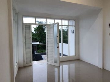 Dijual Rumah Villa Bangunan Baru di KotaWisata Batu Malang