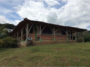 Venta De Finca . Piedras De Moler. Alcala Valle