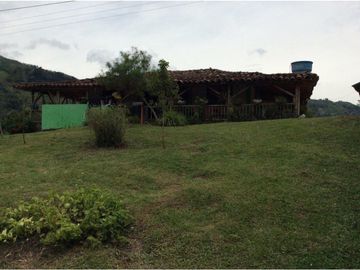 Venta De Finca . Piedras De Moler. Alcala Valle