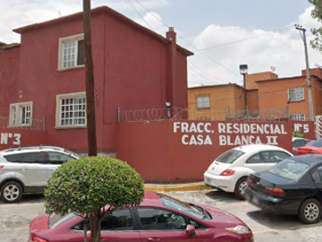 Remate bancario casa en Av. de las Colonias, Fracc. Resid. Casa Blanca, Atizapán