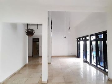 DIJUAL RUMAH (Siap Huni/Ada Kolam Renang) LOKASI SANGAT TENANG DI JL. MPR CILANDAK BARAT JAKARTA SELATAN