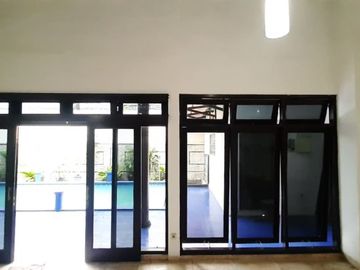 DIJUAL RUMAH (Siap Huni/Ada Kolam Renang) LOKASI SANGAT TENANG DI JL. MPR CILANDAK BARAT JAKARTA SELATAN