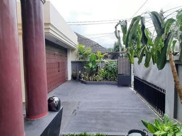 DIJUAL RUMAH (Siap Huni/Ada Kolam Renang) LOKASI SANGAT TENANG DI JL. MPR CILANDAK BARAT JAKARTA SELATAN