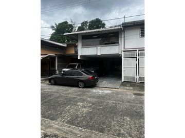 VENTA DE CASA DUPLEX ENTRADA ALTOS DE GOLF