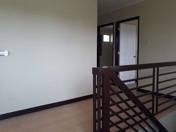 Duplex House and lot for sale with 6 bedrooms in Enclave subd.