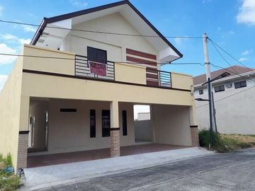 Duplex House and lot for sale with 6 bedrooms in Enclave subd.