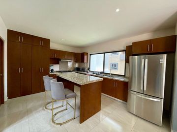 Hermosa Residencia en Condominio