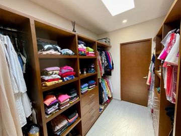 Hermosa Residencia en Condominio