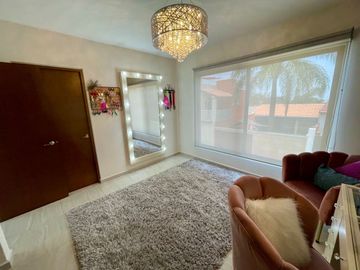 Hermosa Residencia en Condominio