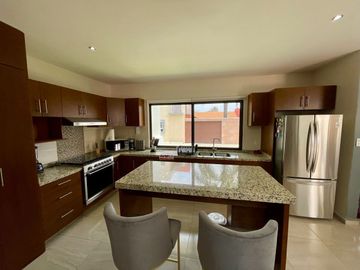 Hermosa Residencia en Condominio