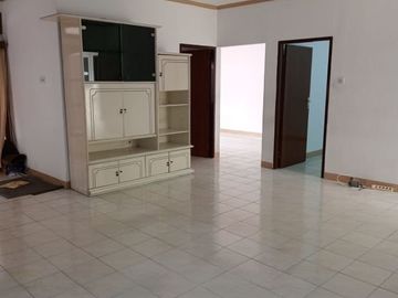 RUMAH fresh & siap huni di Sukomanunggal Jaya *TN